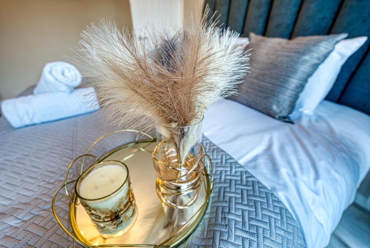 Elegant 5 Bed House - Sleeps 9, Central Solihull, Nec, Jlr, Hs2, Resorts World, Airport Business And Leisure Stays, Εξωτερικό φωτογραφία