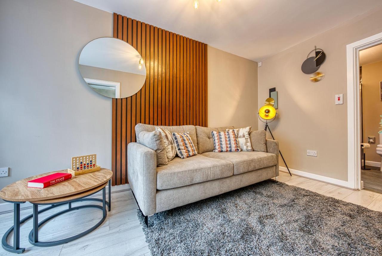 Elegant 5 Bed House - Sleeps 9, Central Solihull, Nec, Jlr, Hs2, Resorts World, Airport Business And Leisure Stays, Εξωτερικό φωτογραφία