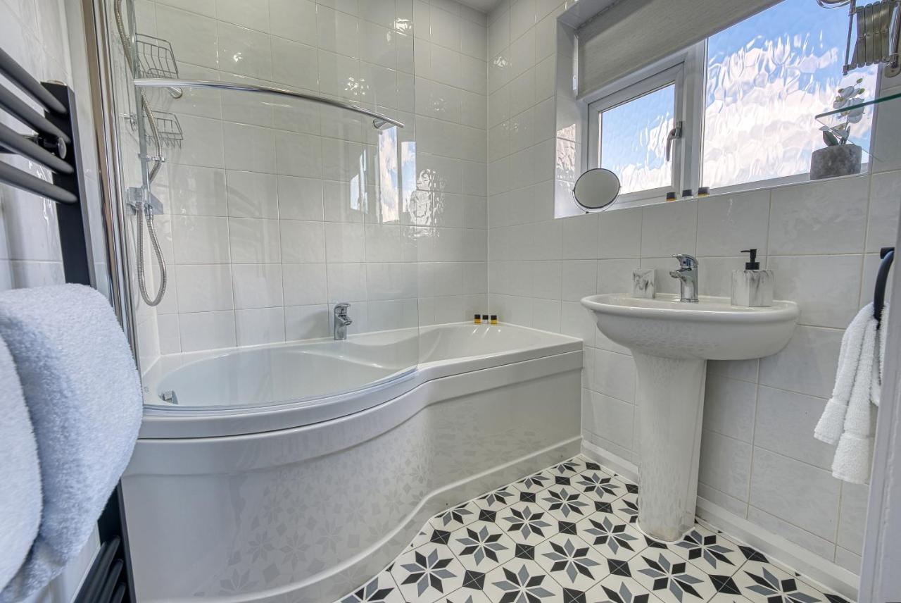 Elegant 5 Bed House - Sleeps 9, Central Solihull, Nec, Jlr, Hs2, Resorts World, Airport Business And Leisure Stays, Εξωτερικό φωτογραφία