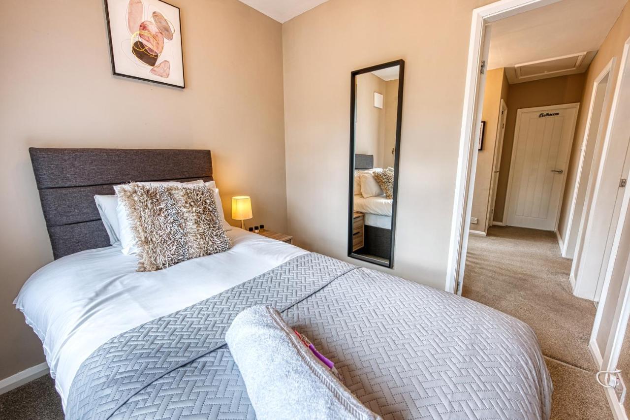 Elegant 5 Bed House - Sleeps 9, Central Solihull, Nec, Jlr, Hs2, Resorts World, Airport Business And Leisure Stays, Εξωτερικό φωτογραφία
