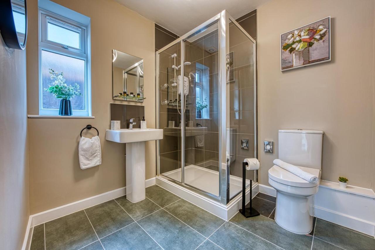 Elegant 5 Bed House - Sleeps 9, Central Solihull, Nec, Jlr, Hs2, Resorts World, Airport Business And Leisure Stays, Εξωτερικό φωτογραφία